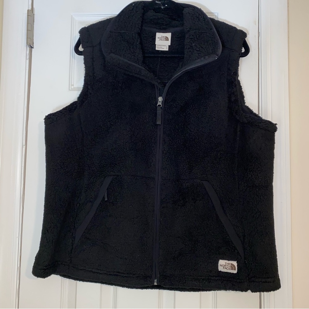 Northface Women’s Sherpa vest XL